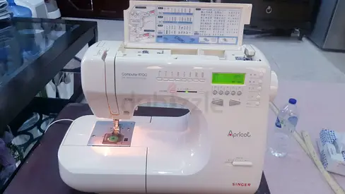APRICOT ( singer ) sewing machine