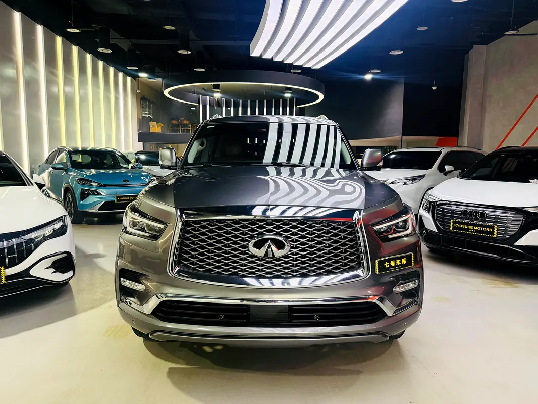 Infiniti QX80 2021 — photo 1 of 16