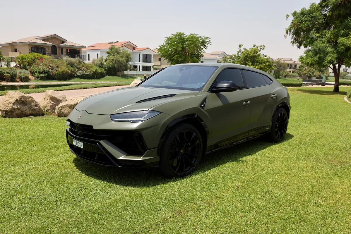 Lamborghini Urus 2023 — photo 1 of 18