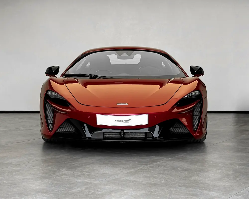 McLaren Artura 2023 — photo 1 of 11