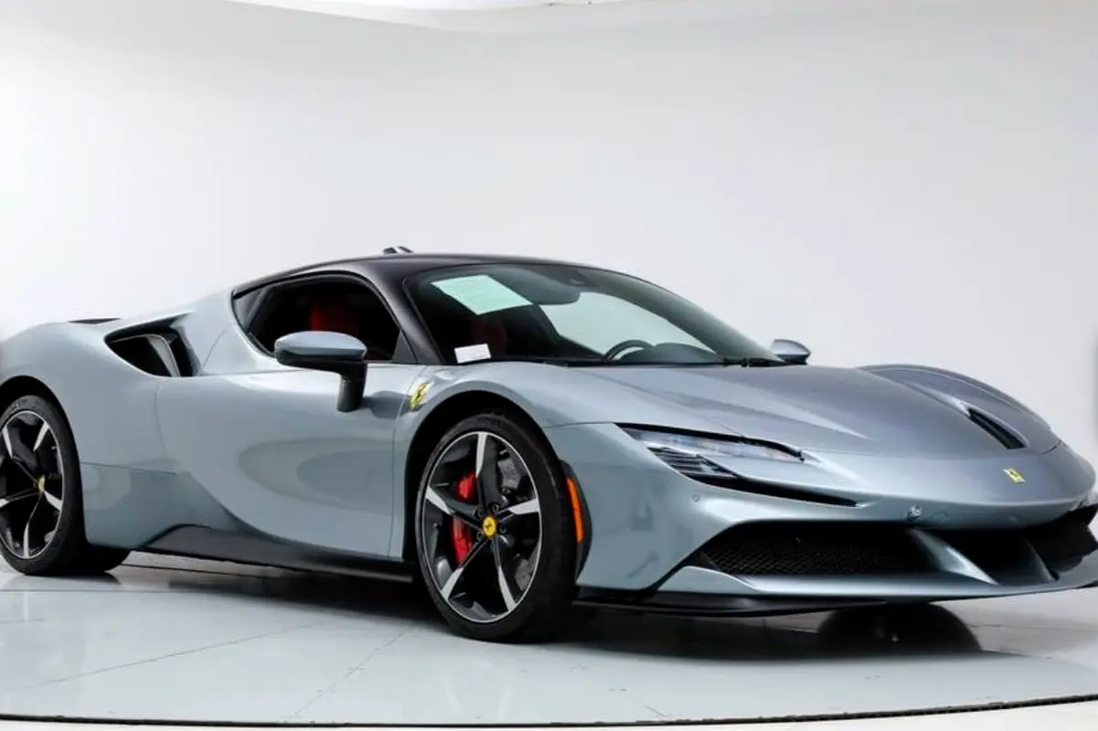 Ferrari SF90 Stradale 2022 — photo 1 of 8