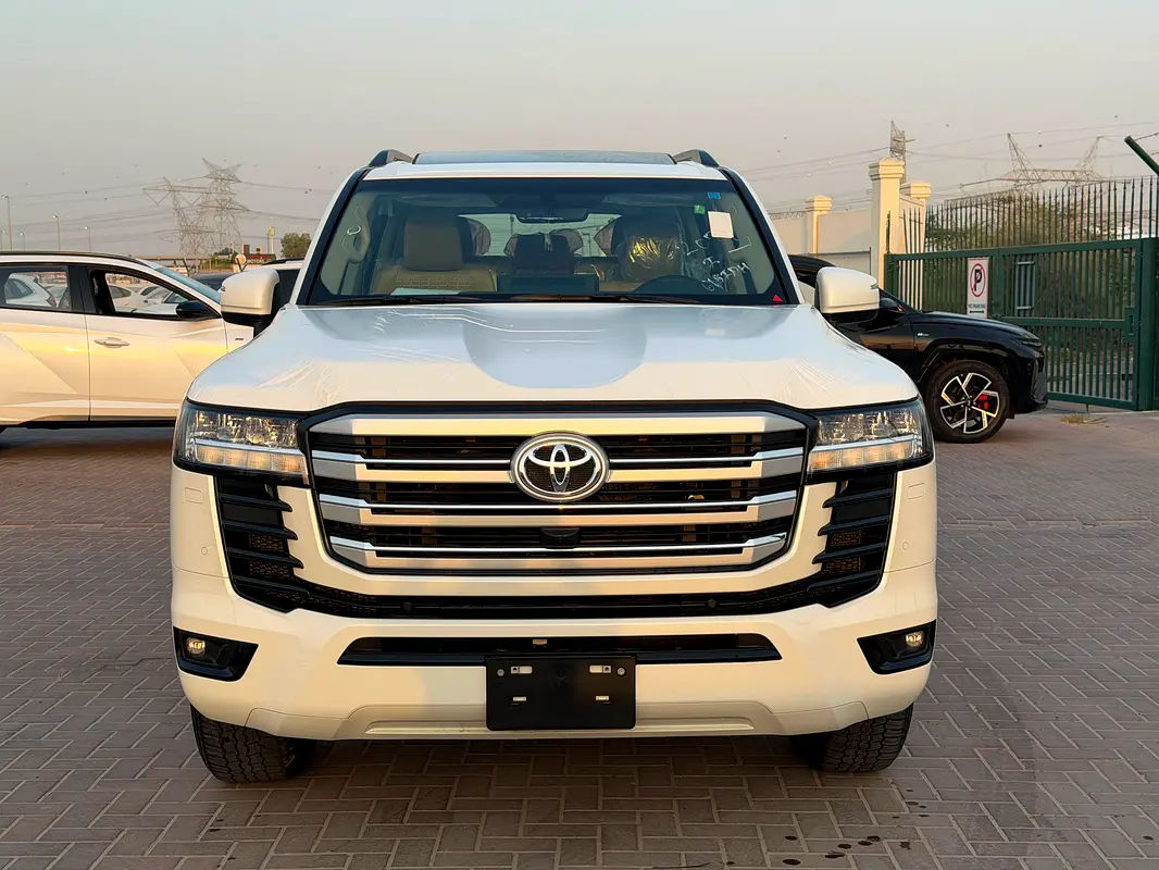 Toyota Land Cruiser 2026 — photo 1 of 18