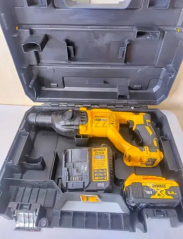 DEWALT DCH133 SDS HAMMER DRILL