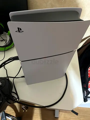 PlayStation 5 Console Disc version with Cables - excellent Working Condition