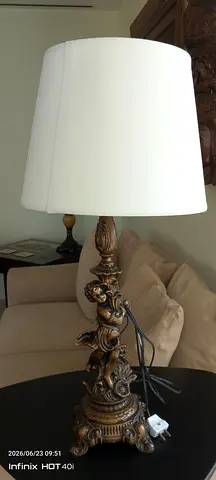 Antique-style Cherub Table Lamp with White Shade