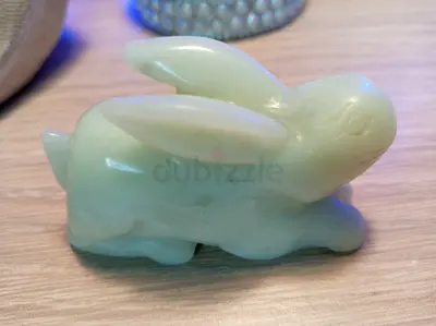 Hand-carved Jade Rabbit Figurine - Small Decorative Collectible