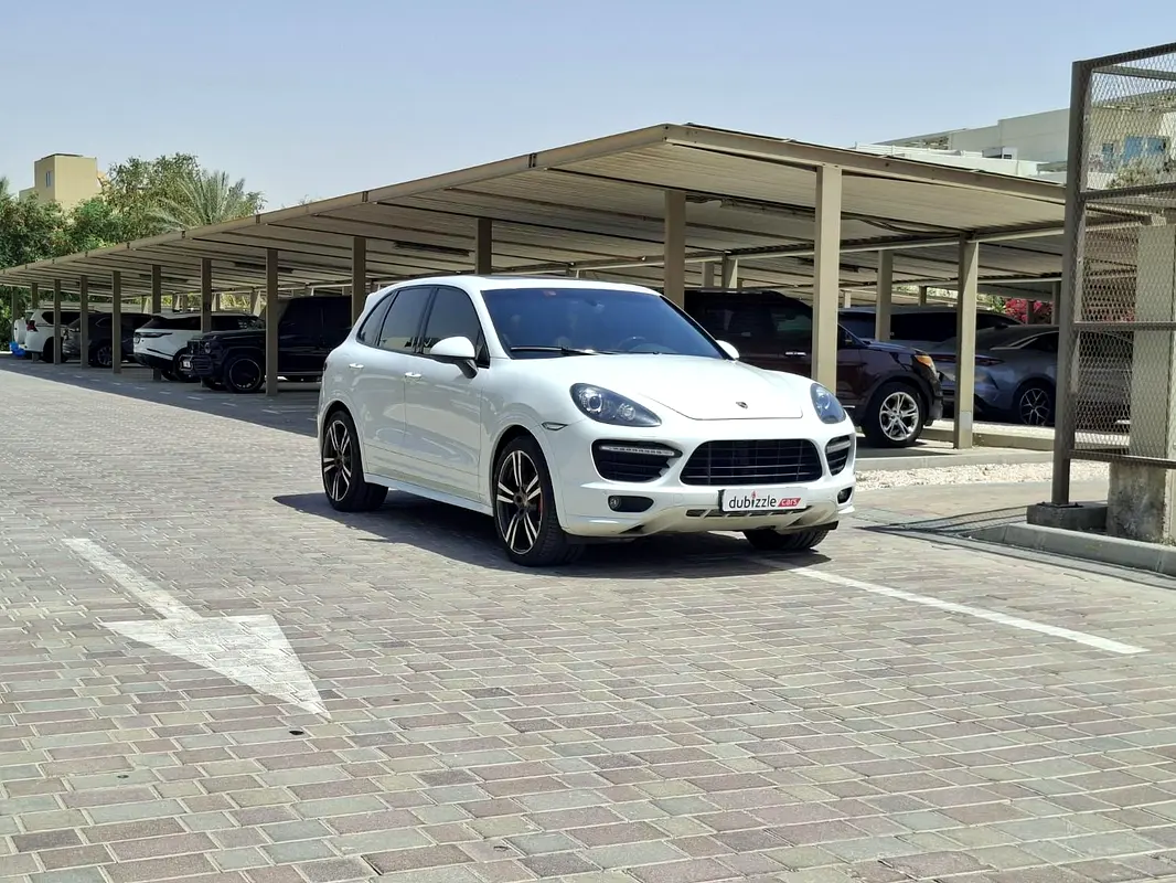 Porsche Cayenne 2014 — photo 1 of 14