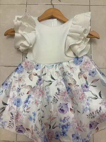 Elegant White floral girls party dress with ruffle sleeves - like new