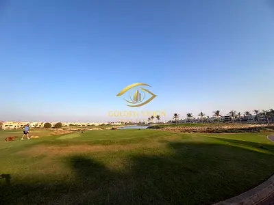 فيلا مفروشة 4 غرف نوم للإيجار | حديقة واسعة | قرية الحمرا