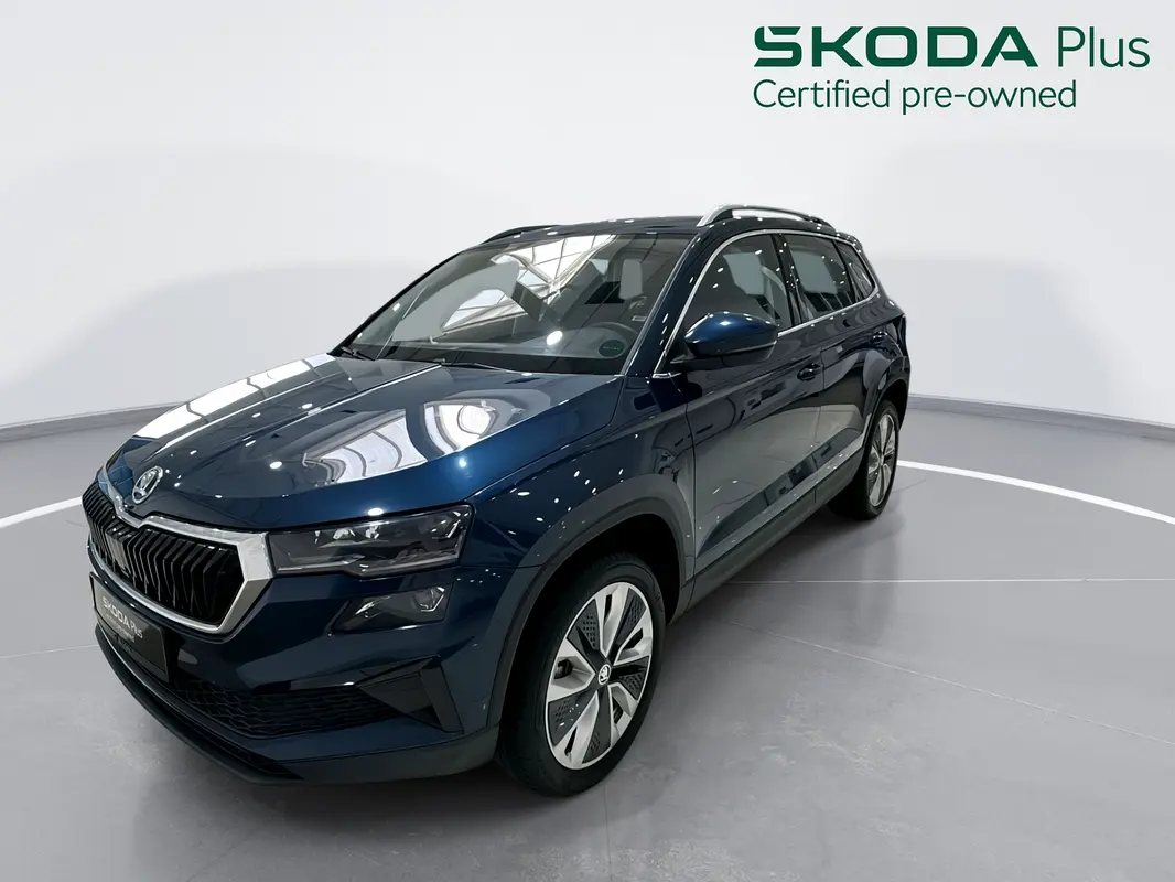 Skoda Karoq 2023 — photo 1 of 10