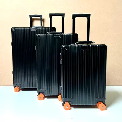 Rimowa tarvel torly 10 kg 20kg 30 kg available combo set have