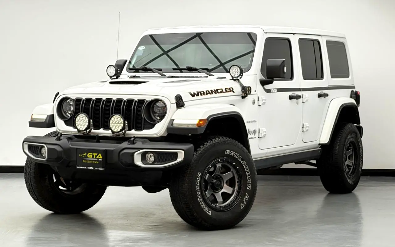 Jeep Wrangler 2023 — photo 1 of 16