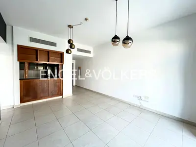Furnished l Vacant l Great location
