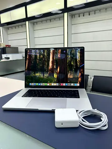 MacBook Pro M3 Max _16 inch _ 36GB /1TB _ 14 CPU 32GPU _ PREMIUM CONDITION