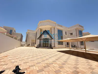 8 Br Duplex Villa | Private Entrance & Yard | Shaded Parking