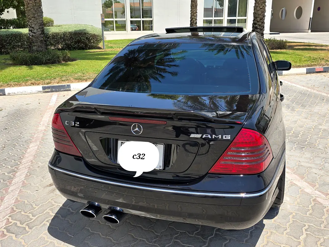 Mercedes-Benz C-Class 2004 — photo 1 of 11
