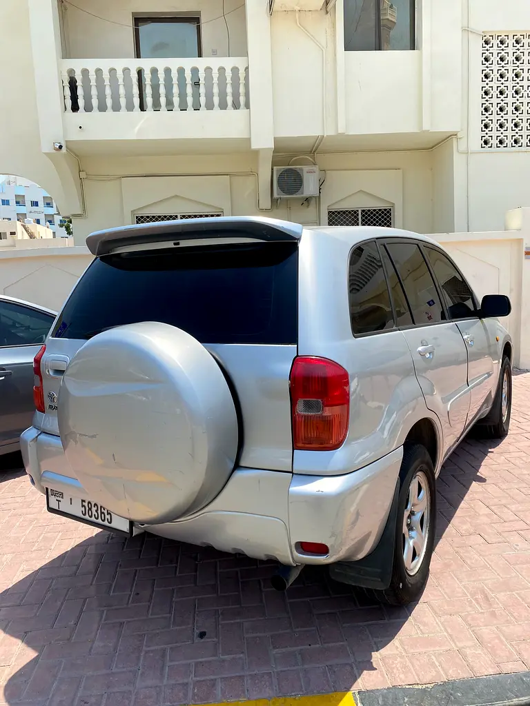 Toyota Rav 4 2001 — photo 1 of 2