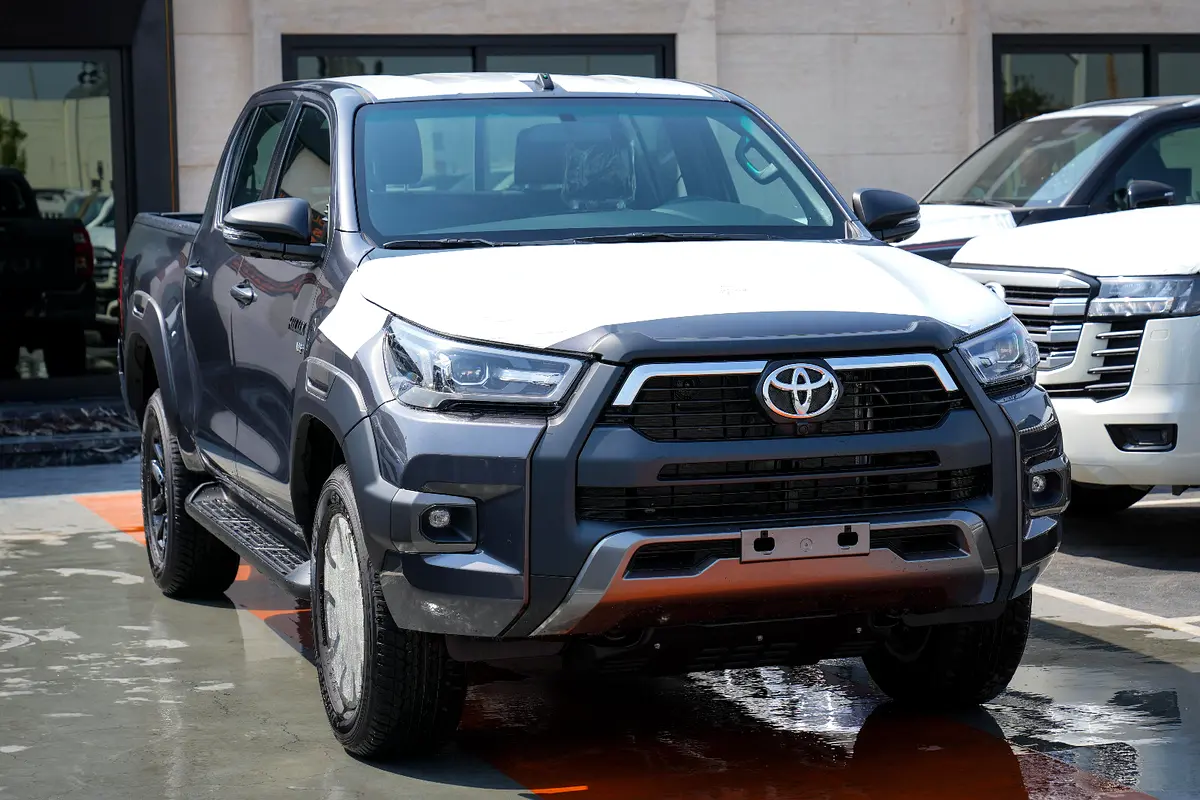 Toyota Hilux 2026 — photo 1 of 20