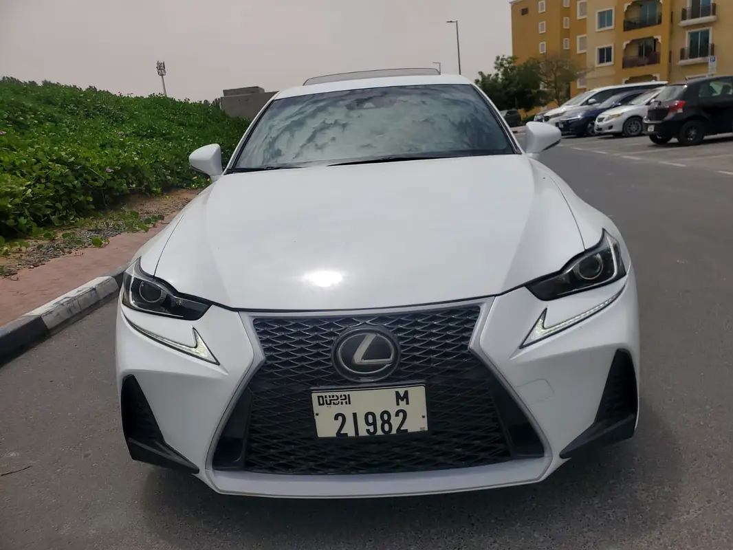 Lexus IS-Series 2017 — photo 1 of 15