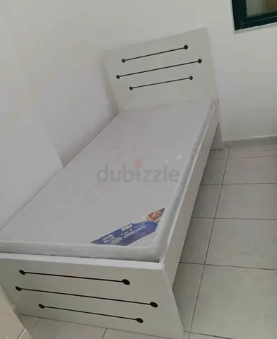 Single white wooden bed frame - good condition - 4 pcs