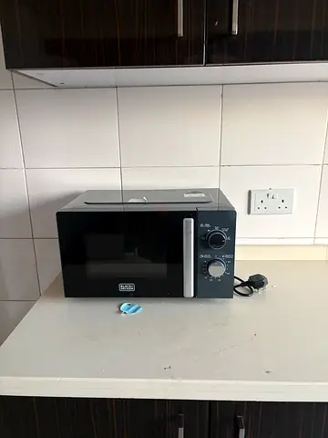 Black  Decker Compact Microwave Oven