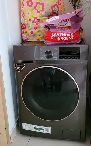 TCL front-load washing machine - 10kg, excellent condition