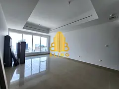 Splendid Studio Apartment With Built-In Cupboards &amp; Amenities