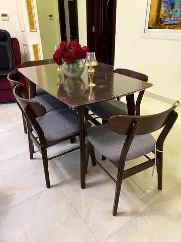 Dining table set