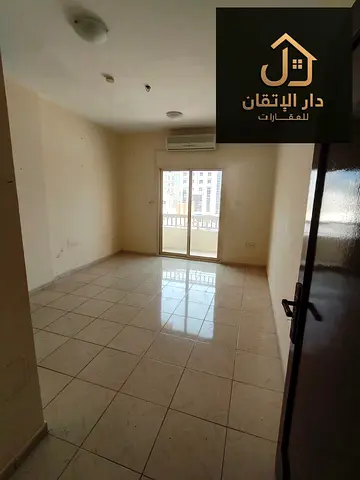 غرفة وصالة للإيجار السنوي في منطقة المجرة اطلالة بحرية