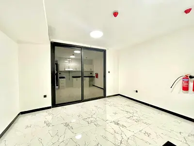 No security deposit cash studio with balcony