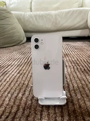Apple iPhone (Silver/White) in Good Condition - Unlocked