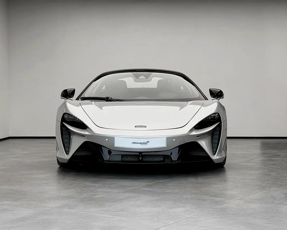McLaren Artura 2023 — photo 1 of 12
