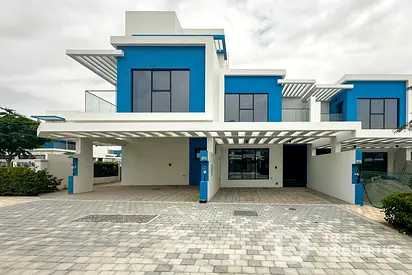 MULTIPLE CHEQUES | READY TO MOVE | ON PARK