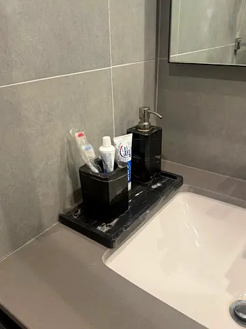 Bathroom accessories set