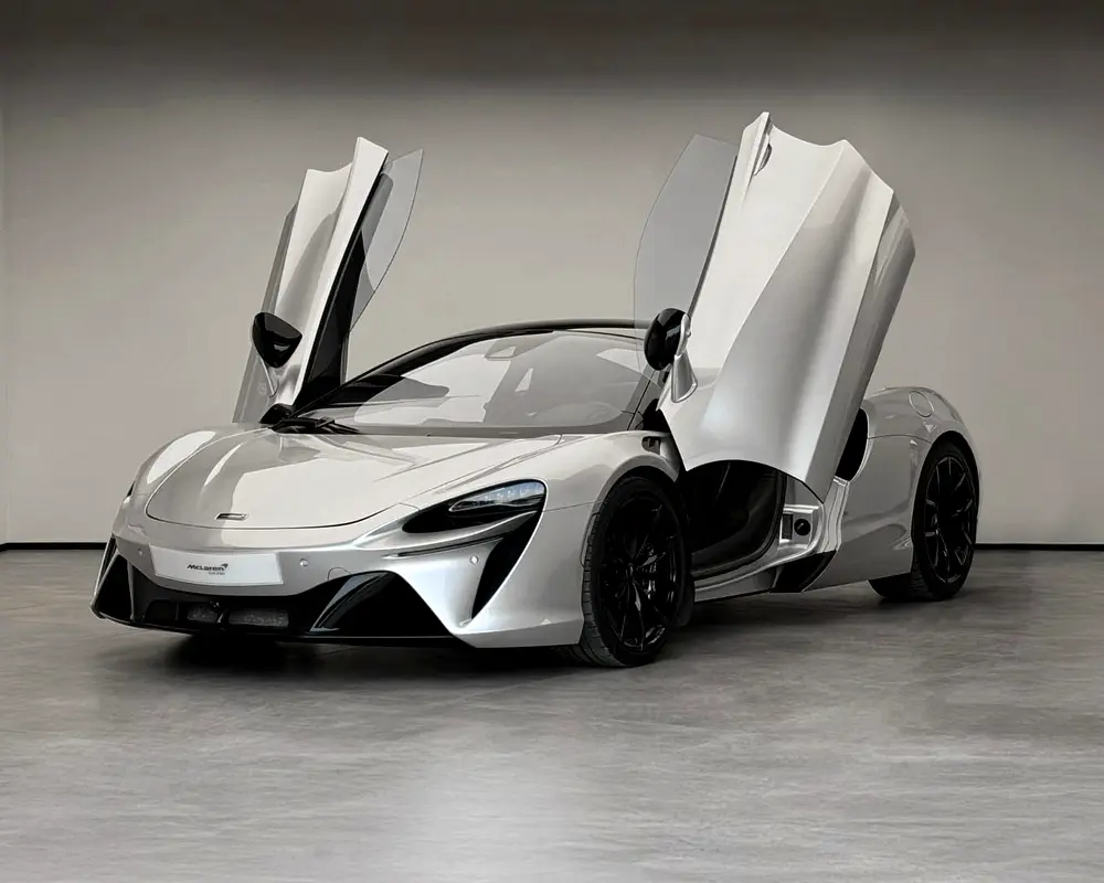 McLaren Artura 2023