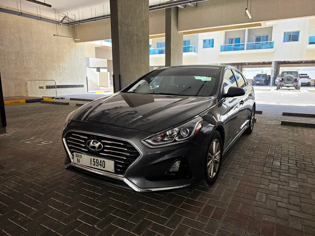 Hyundai Sonata 2018 — photo 1 of 9
