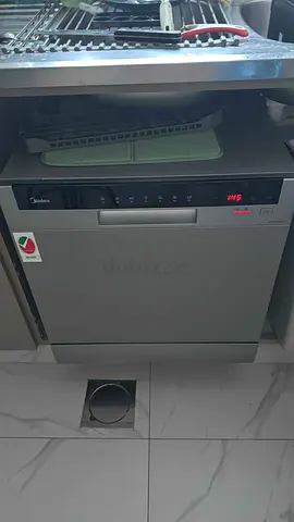 Dishwasher Media Countertops very good condition like new