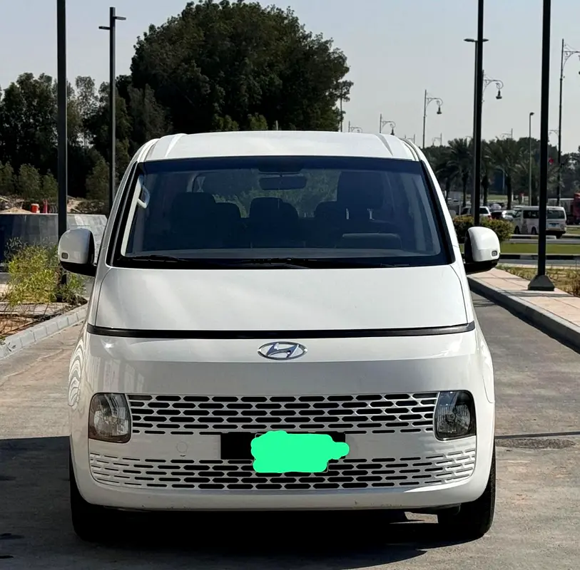 Hyundai Staria 2022 — photo 1 of 16