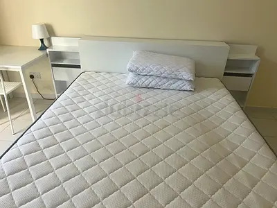 Queen size bed with matress 160x190