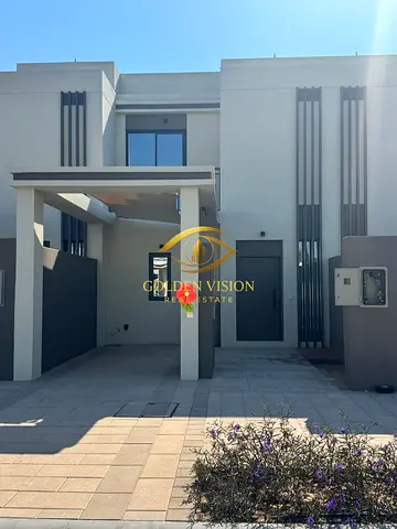 2 Bedroom Townhouse for Rent Falcon Island Al Hamra Village