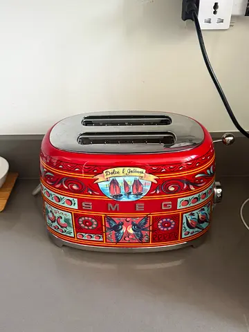Two-slice decorative toaster - working, good condition