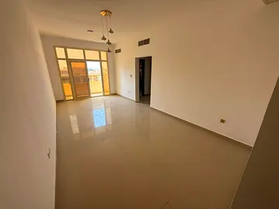 فرصة مميزة للسكن في واحدة من أفضل المناطق السكنية في عجمان، شقة بمساحة كبيرة جداً وتشطيبات حديثة • بلكونة بإطلالة مفتوحة  رائعة جاهزة للسكن الفوري