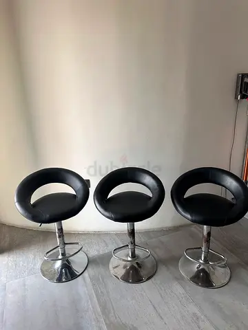 black barstools