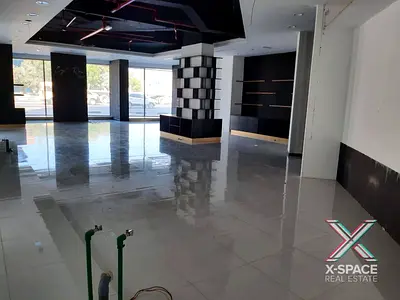 Big Spacious Shop Clinics & Parlour & FASHION HOUSE
