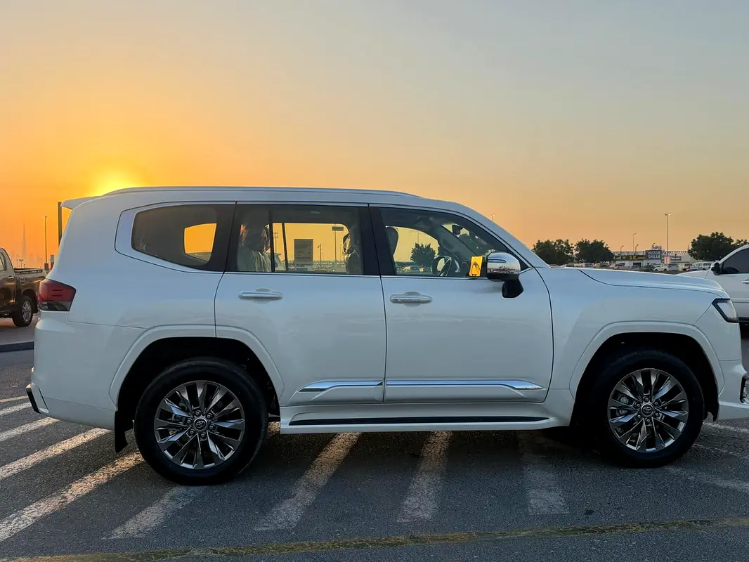 Toyota Land Cruiser 2026 — photo 1 of 14