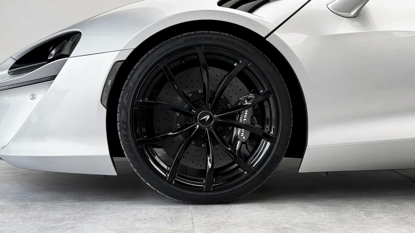 McLaren Artura 2023