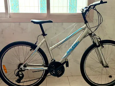 Aluminium Raleigh hybrid bike - perfect condition, ready to ride