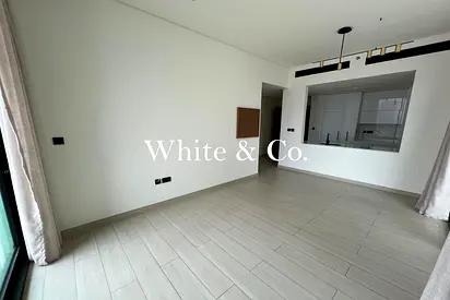 MODERN | VACANT | POOL VIEW | APPLIANCES