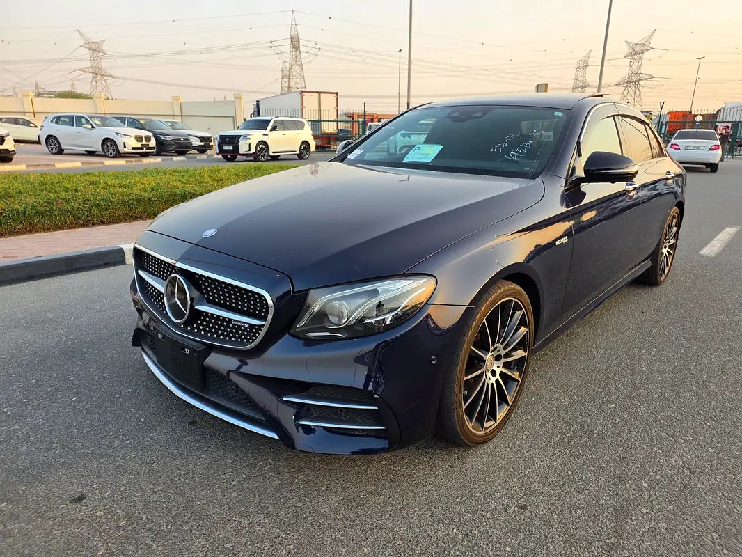Mercedes-Benz E-Class 2017 — photo 1 of 17