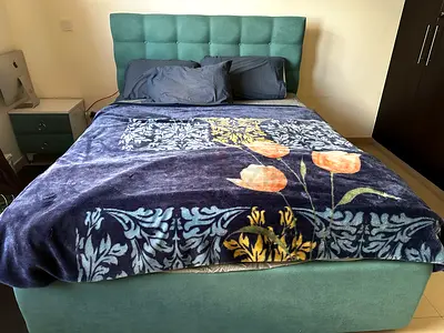 Queen Size bed